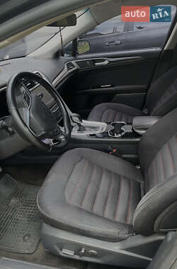 Седан Ford Fusion 2014 в 