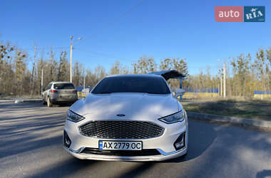 Седан Ford Fusion 2019 в 