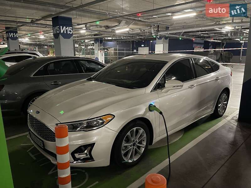 Седан Ford Fusion 2019 в Харкові