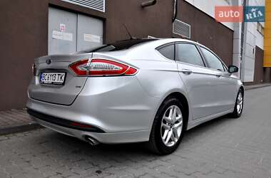 Седан Ford Fusion 2013 в 