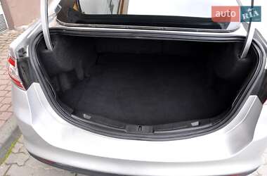 Седан Ford Fusion 2013 в 