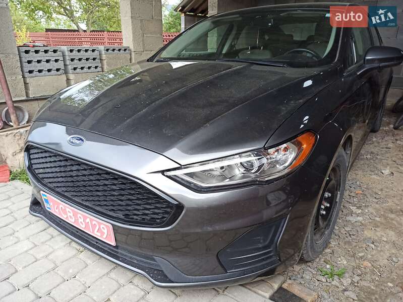 Седан Ford Fusion 2020 в 