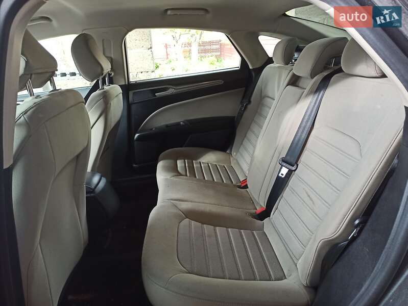 Седан Ford Fusion 2020 в Бродах