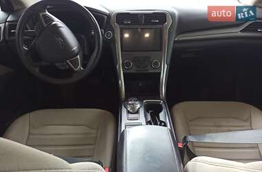Седан Ford Fusion 2020 в 