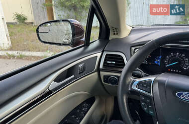 Седан Ford Fusion 2015 в 