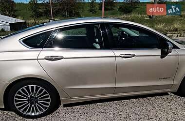 Седан Ford Fusion 2018 в 
