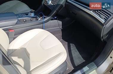 Седан Ford Fusion 2018 в 