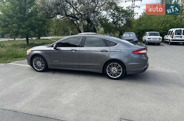 Седан Ford Fusion 2012 в 
