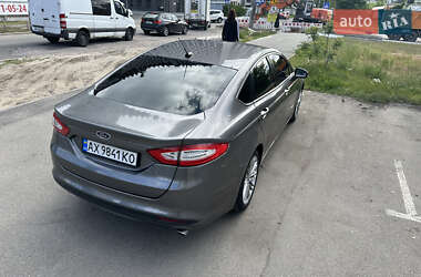 Седан Ford Fusion 2012 в 