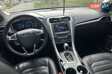 Седан Ford Fusion 2012 в 