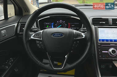 Седан Ford Fusion 2020 в 