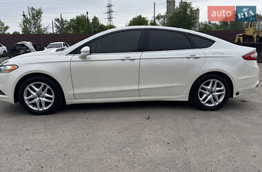Седан Ford Fusion 2013 в 