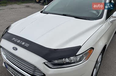 Седан Ford Fusion 2013 в 