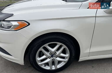 Седан Ford Fusion 2013 в 