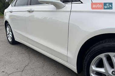 Седан Ford Fusion 2013 в 