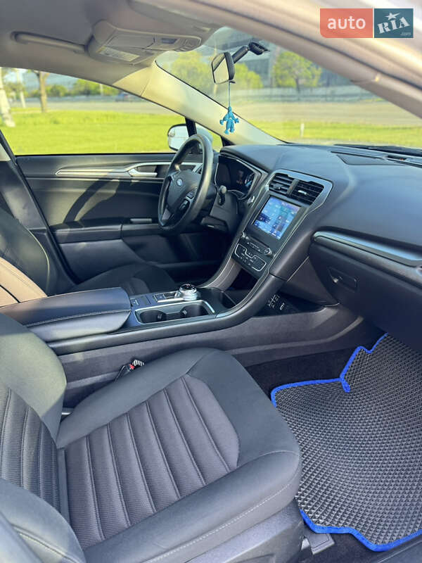 Седан Ford Fusion 2016 в Днепре