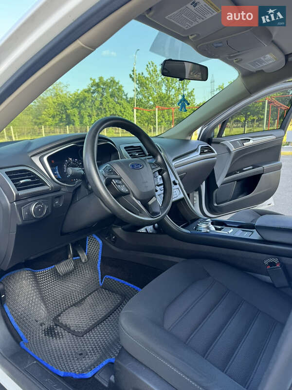 Седан Ford Fusion 2016 в Днепре