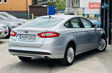 Седан Ford Fusion 2014 в 