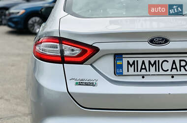 Седан Ford Fusion 2014 в 