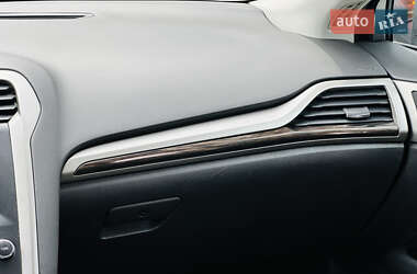 Седан Ford Fusion 2014 в 