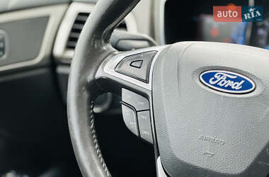 Седан Ford Fusion 2014 в 