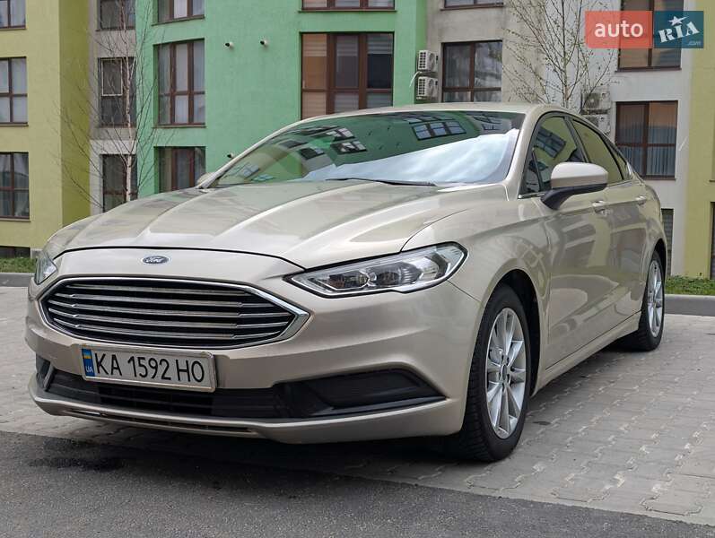 Седан Ford Fusion 2017 в 