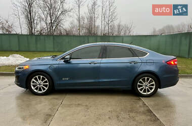 Седан Ford Fusion 2018 в 