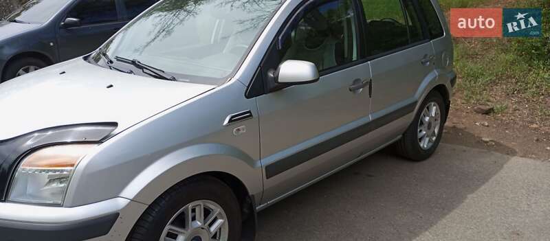 Хэтчбек Ford Fusion 2008 в 