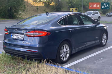 Седан Ford Fusion 2018 в 