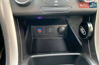 Седан Ford Fusion 2018 в 