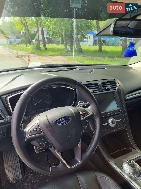 Седан Ford Fusion 2017 в Львові