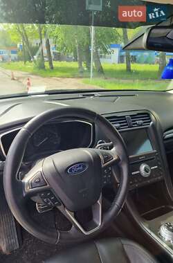 Седан Ford Fusion 2017 в 