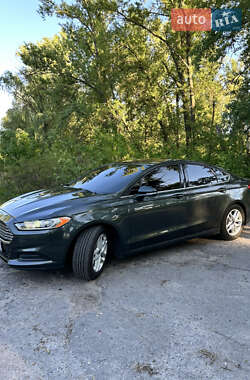 Седан Ford Fusion 2015 в 