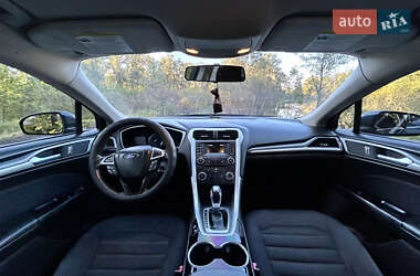 Седан Ford Fusion 2015 в 
