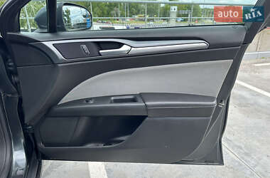 Седан Ford Fusion 2014 в 