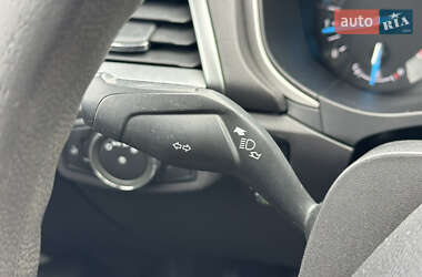 Седан Ford Fusion 2014 в 