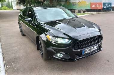 Седан Ford Fusion 2015 в 