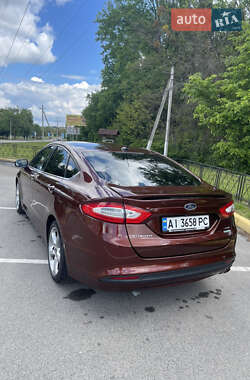Седан Ford Fusion 2015 в 