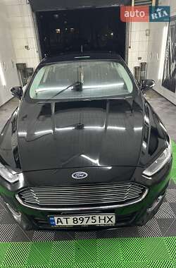 Седан Ford Fusion 2015 в 