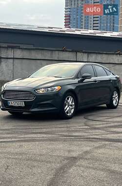 Седан Ford Fusion 2015 в 