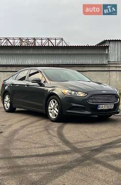 Седан Ford Fusion 2015 в 