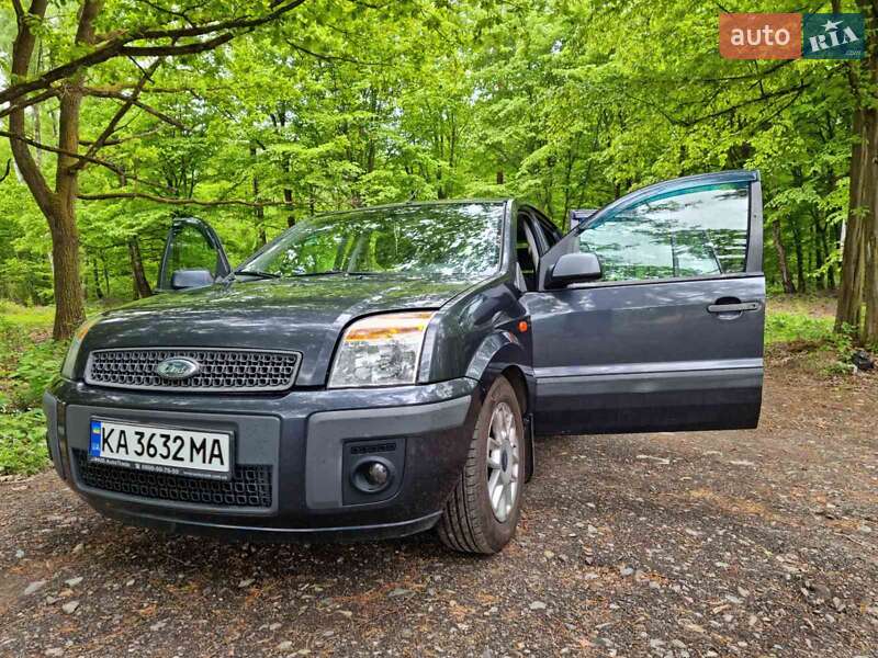 Хэтчбек Ford Fusion 2006 в Львове