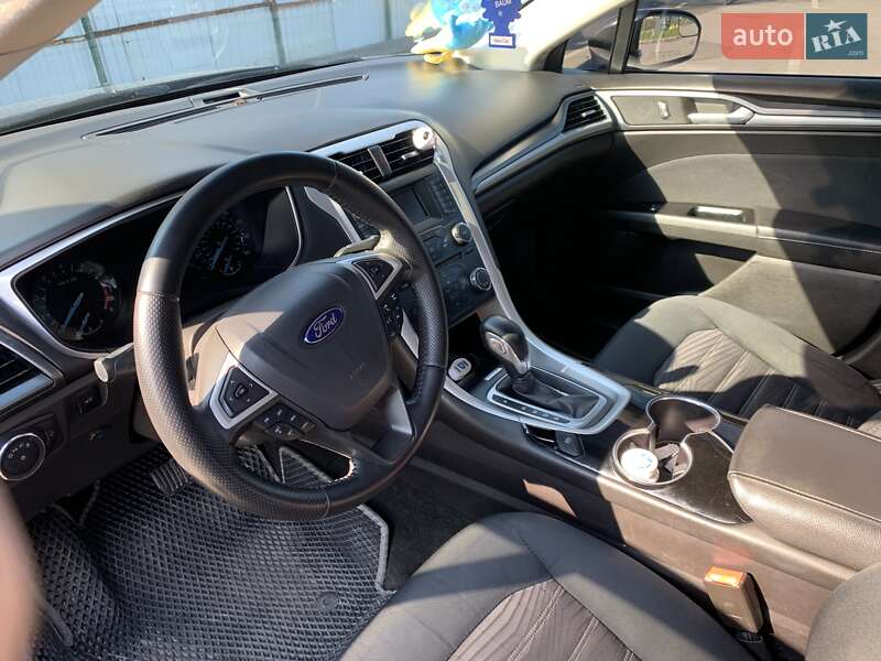 Седан Ford Fusion 2015 в Запоріжжі