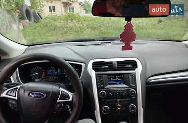 Седан Ford Fusion 2013 в 