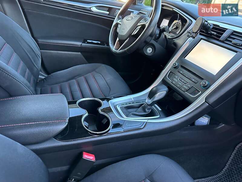 Седан Ford Fusion 2016 в Киеве