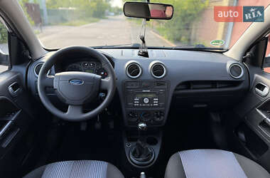 Хэтчбек Ford Fusion 2008 в 