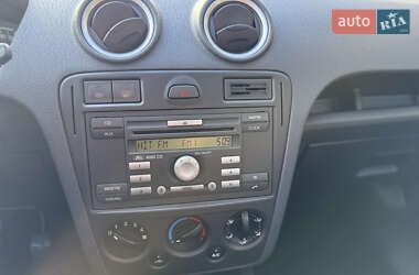 Хэтчбек Ford Fusion 2008 в 