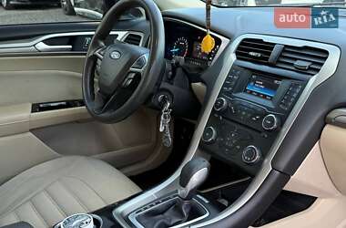 Седан Ford Fusion 2014 в 