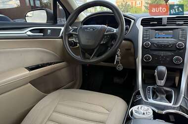 Седан Ford Fusion 2014 в 
