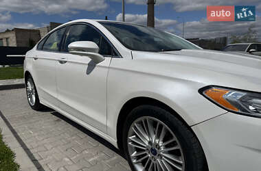Седан Ford Fusion 2015 в 